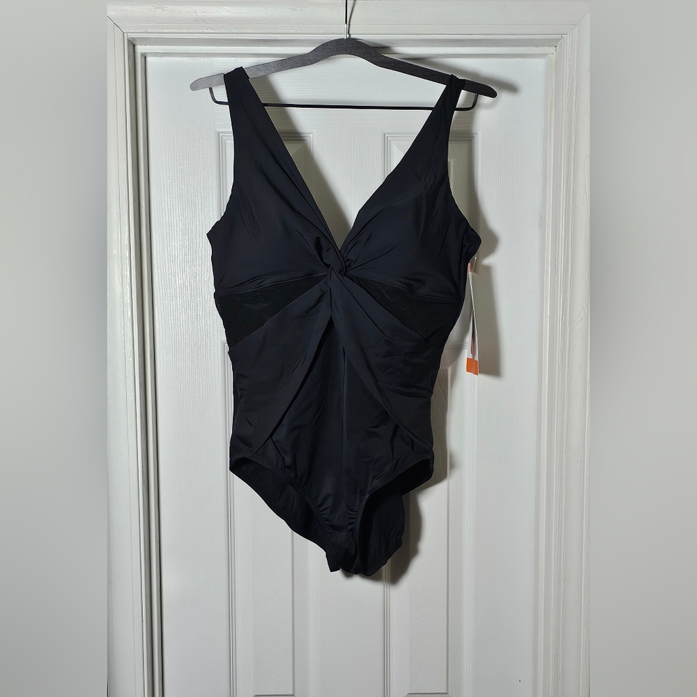 Miradonna by Miraclesuit Women's Black One Piece Swimsuit Size 16